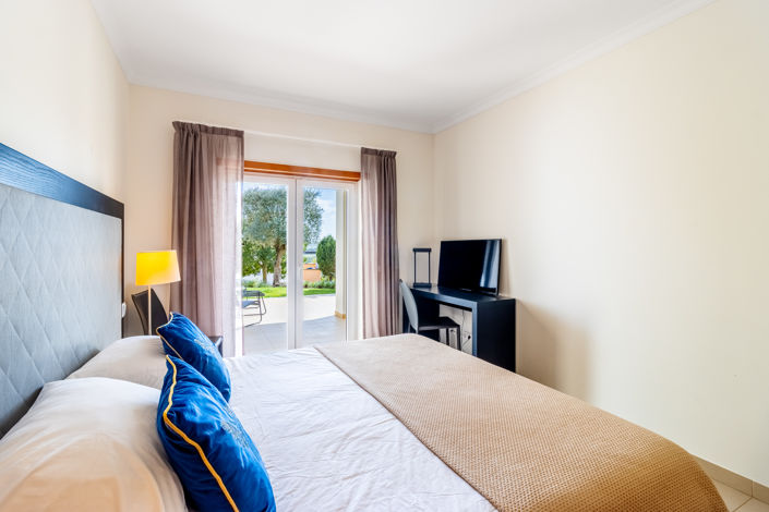 Image No.20-3 Bed Townhouse for sale