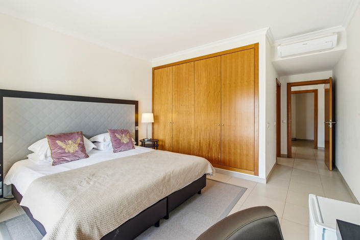 Image No.26-3 Bed Townhouse for sale