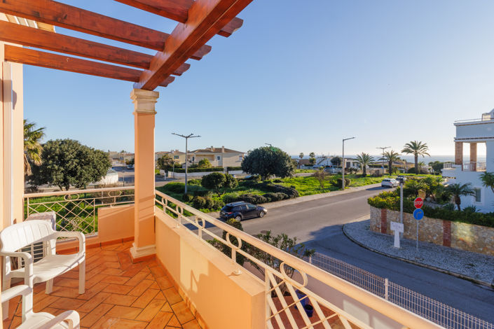 Image No.20-3 Bed Villa for sale