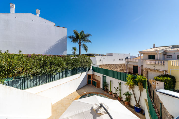 Image No.13-5 Bed Property for sale