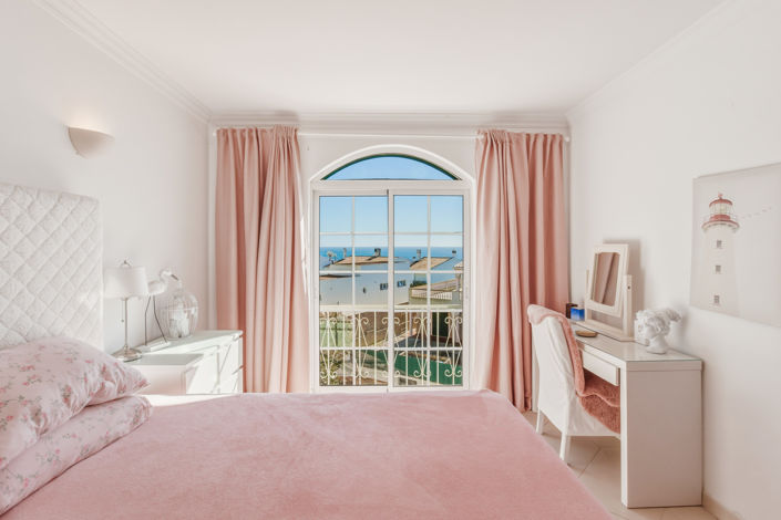 Image No.15-5 Bed Property for sale