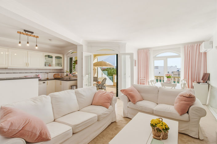 Image No.2-5 Bed Property for sale