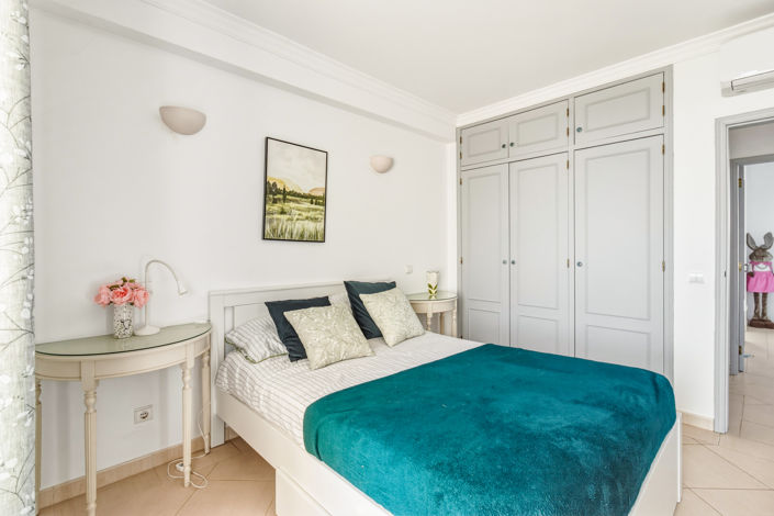 Image No.25-5 Bed Property for sale