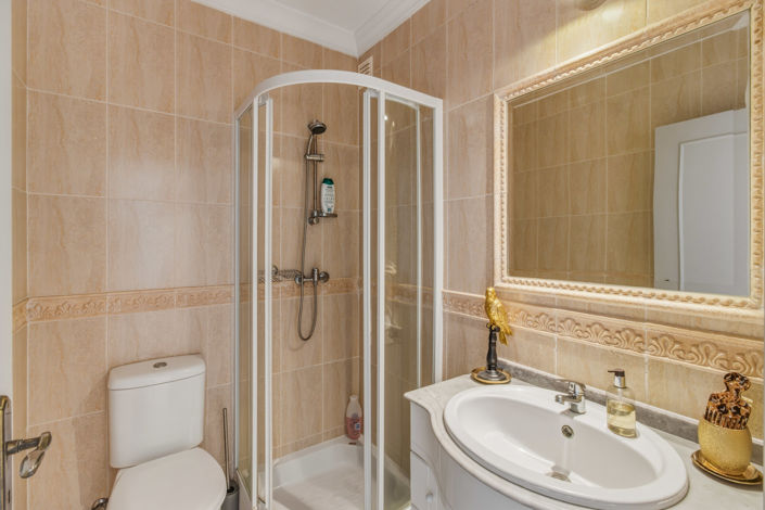 Image No.37-5 Bed Villa for sale