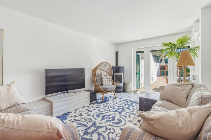 Image No.40-5 Bed Property for sale