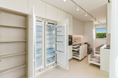 36 KITCHEN.jpg