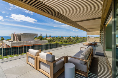 38 BALCONY LIVING ROOM (2).jpg