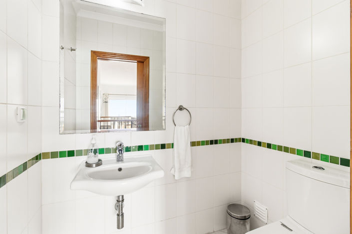 Image No.13-2 Bed Townhouse for sale