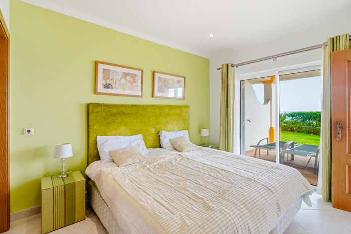 Image No.25-2 Bed Townhouse for sale