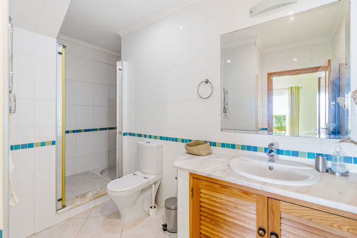 Image No.26-2 Bed Townhouse for sale