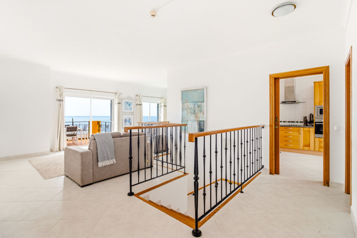 Image No.9-2 Bed Townhouse for sale