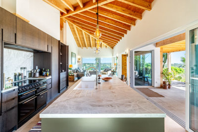 kitchen fixed (2).jpg