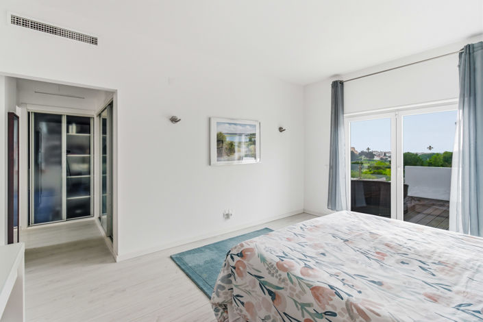 Image No.12-4 Bed Villa for sale