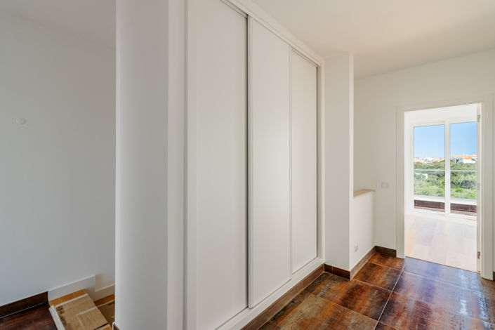 Image No.19-3 Bed Townhouse for sale