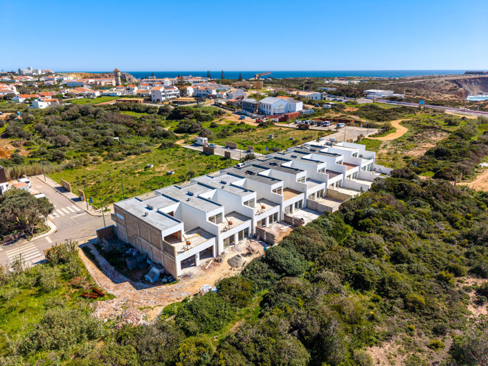 Image No.32-3 Bed Townhouse for sale