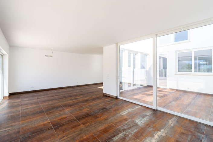 Image No.5-3 Bed Townhouse for sale