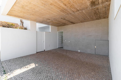 34 FRONT ENTRACE.jpg