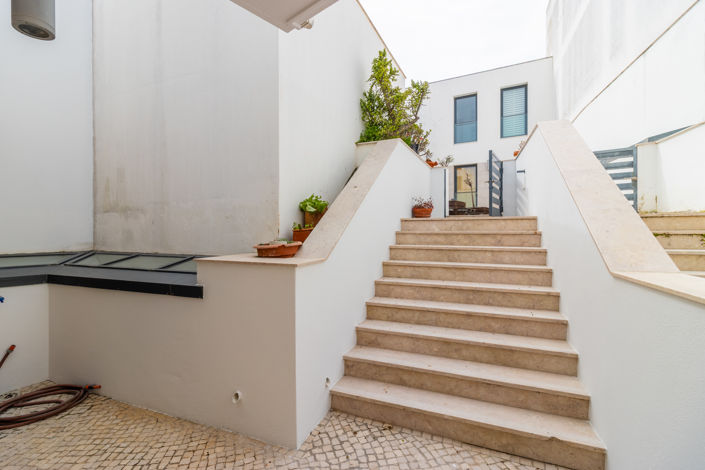 Image No.25-2 Bed Apartment for sale