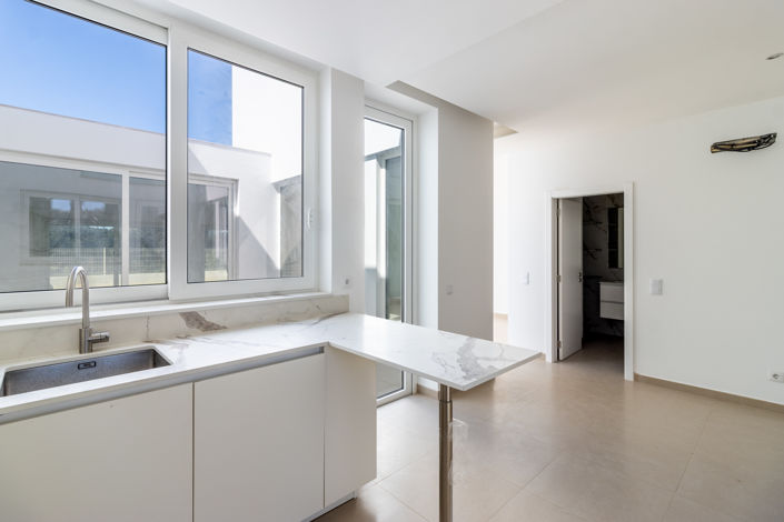 Image No.18-3 Bed Townhouse for sale