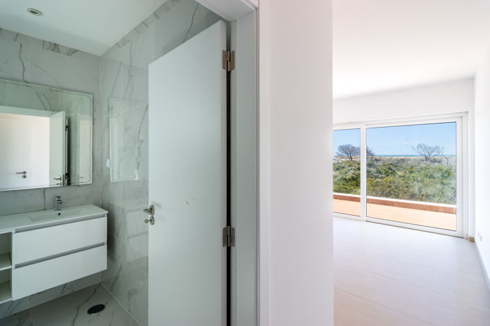 Image No.21-3 Bed Townhouse for sale