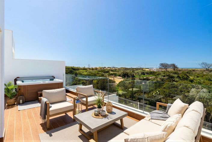 Image No.26-3 Bed Townhouse for sale