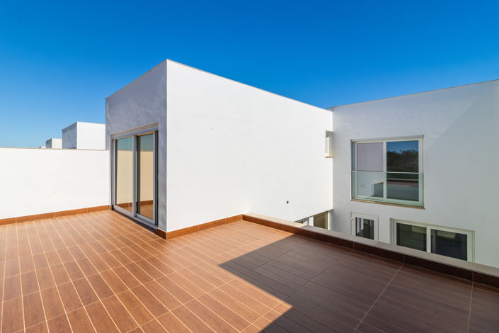 Image No.27-3 Bed Townhouse for sale