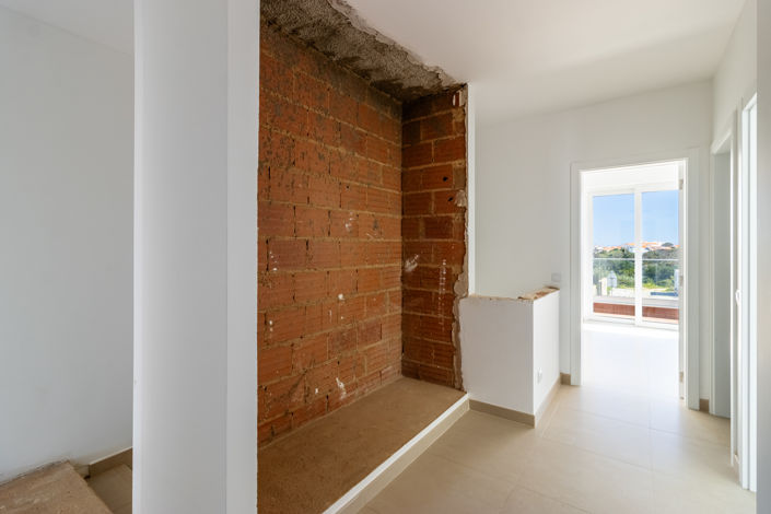 Image No.30-3 Bed Townhouse for sale