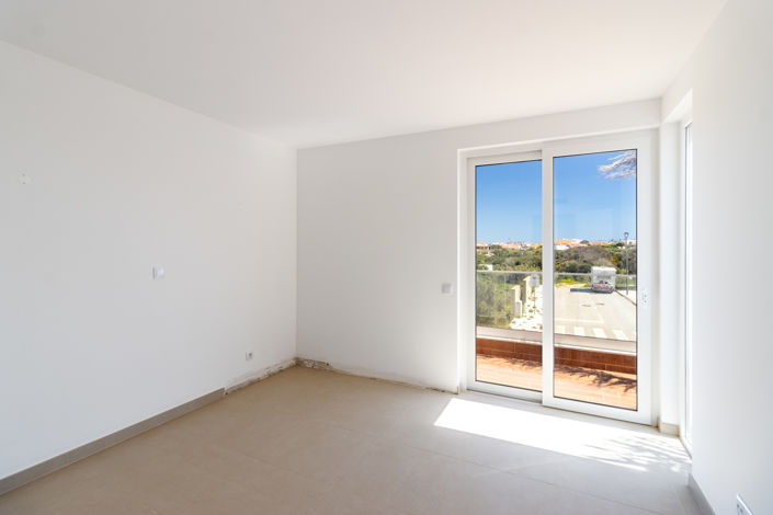 Image No.37-3 Bed Townhouse for sale