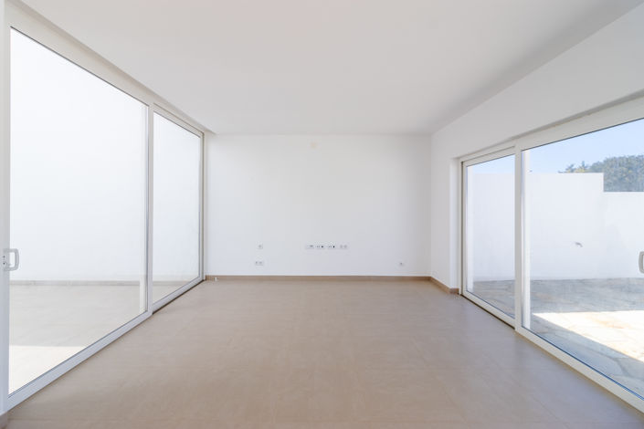 Image No.6-3 Bed Townhouse for sale