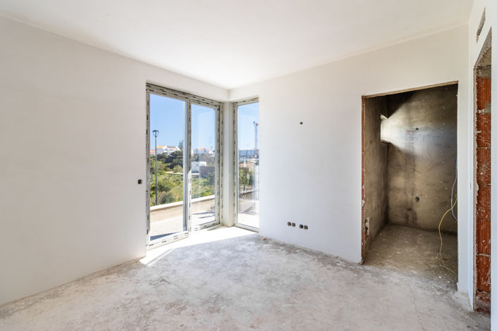 Image No.19-3 Bed Townhouse for sale