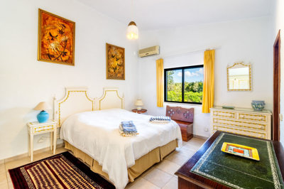 17 BEDROOM.jpg
