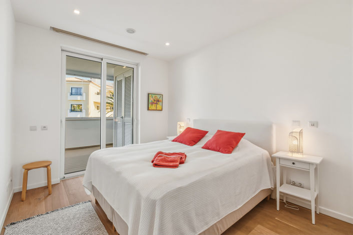 Image No.21-3 Bed Apartment for sale