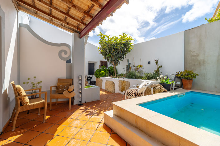 Image No.2-4 Bed Villa for sale