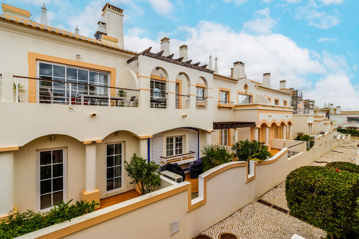 Image No.16-3 Bed Townhouse for sale