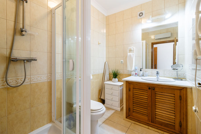 Image No.27-3 Bed Townhouse for sale