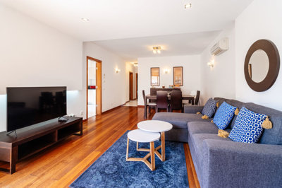 4 LIVING ROOM (1).jpg