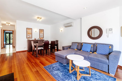 5 LIVING ROOM.jpg