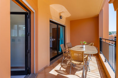 6.1 BALCONY.jpg