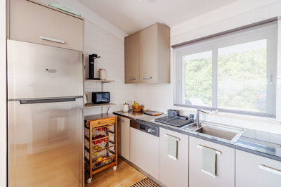 8 KITCHEN.jpg