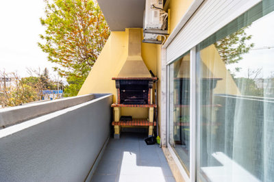 7 BALCONY.jpg