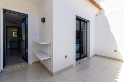 11 BALCONY.jpg