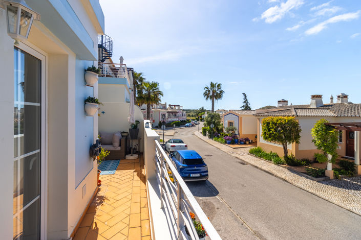 Image No.32-2 Bed Townhouse for sale