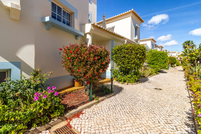 Image No.33-2 Bed Townhouse for sale