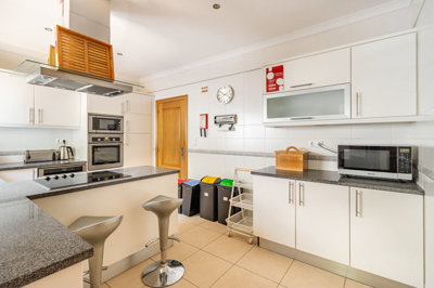 2 kitchen (3).jpg