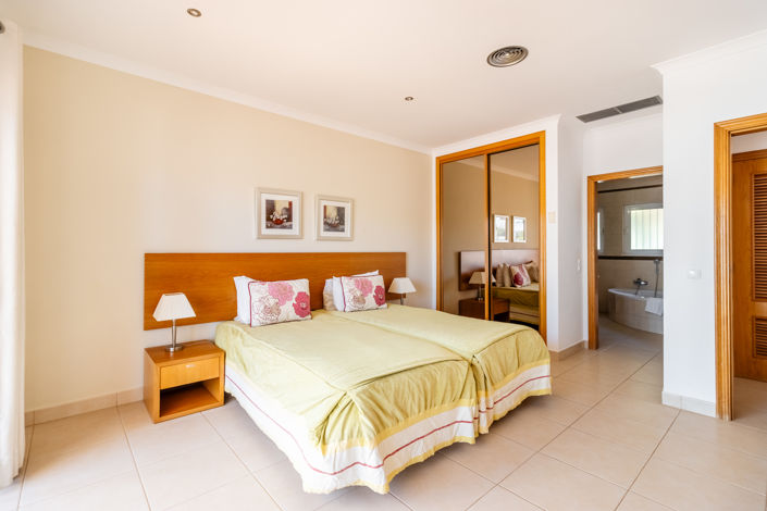 Image No.18-3 Bed Villa for sale