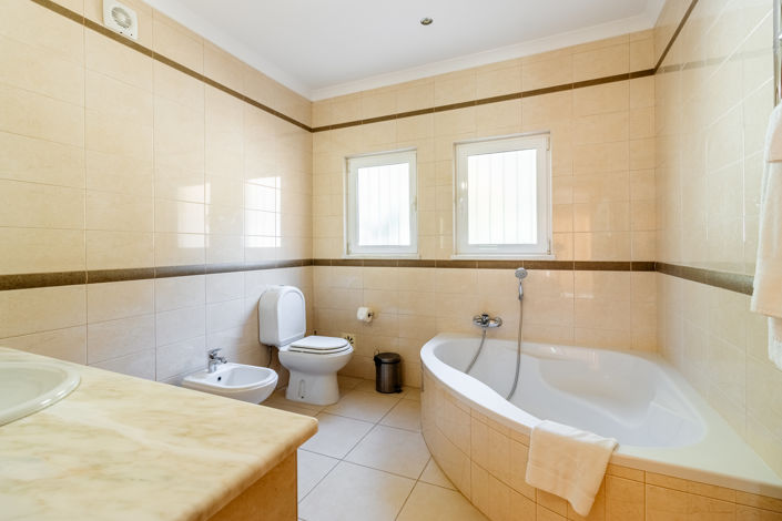 Image No.19-3 Bed Villa for sale