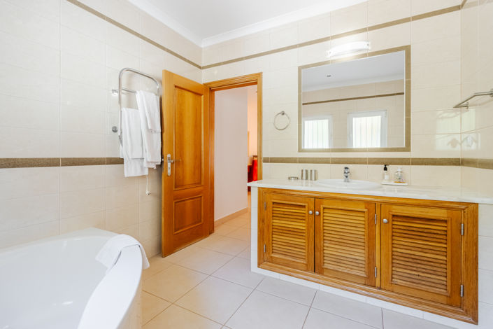 Image No.20-3 Bed Villa for sale