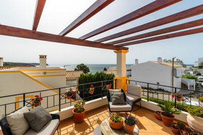 17 BALCONY.jpg