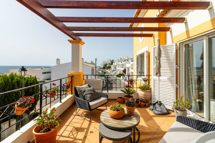 Image No.19-3 Bed Townhouse for sale