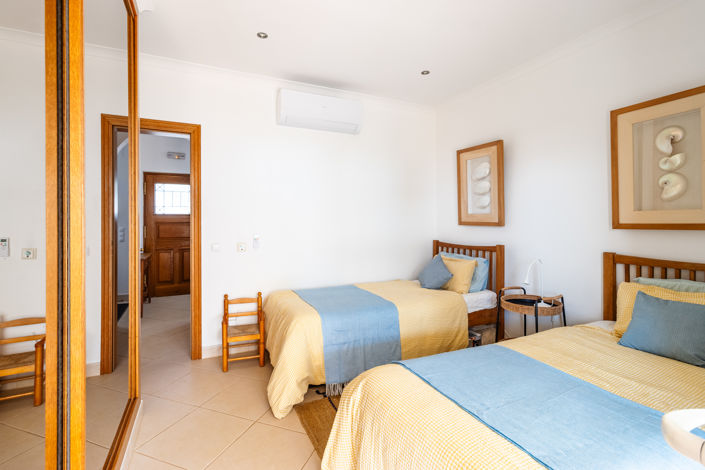 Image No.29-3 Bed Townhouse for sale